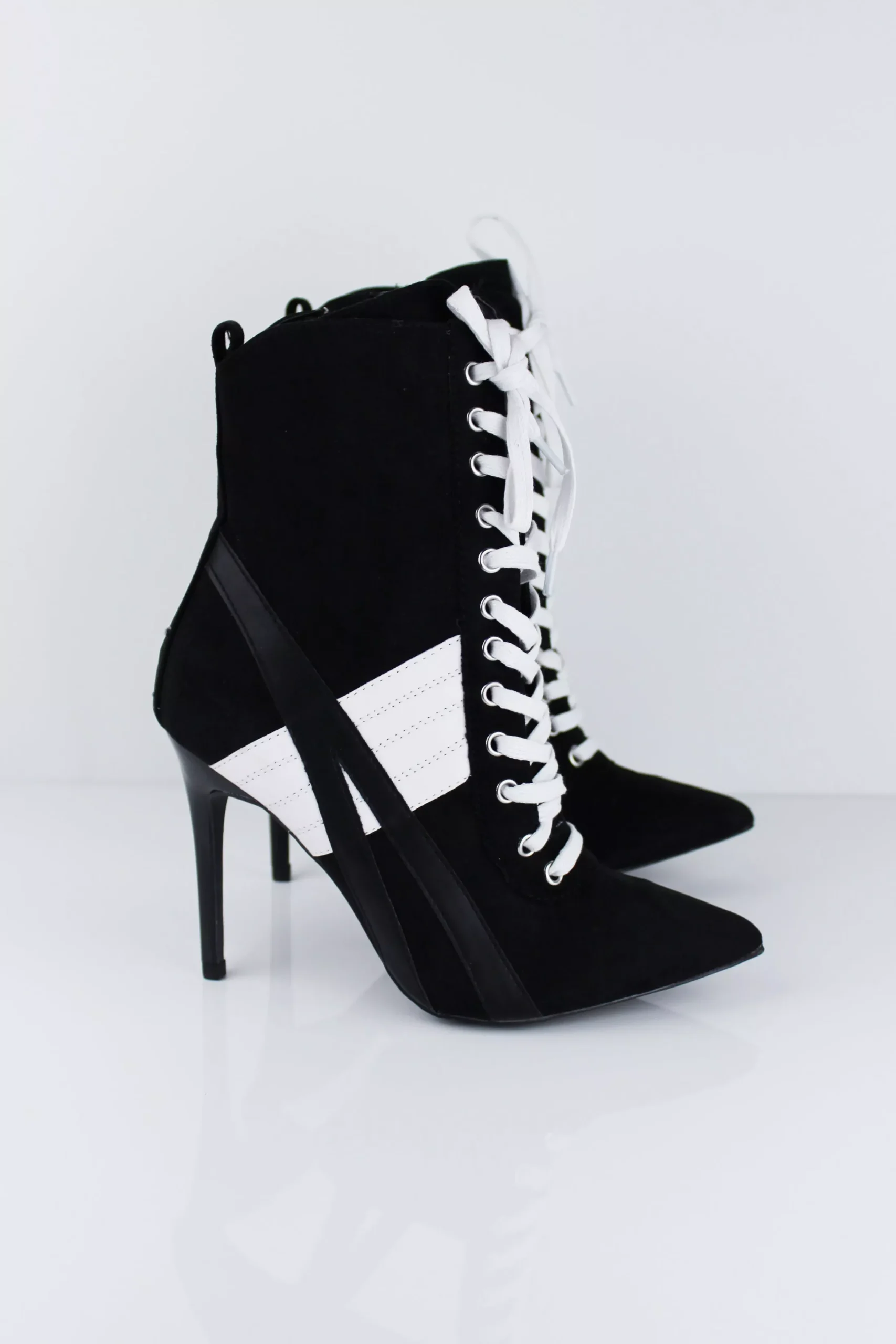 Blue District Boots Sweep Black/White