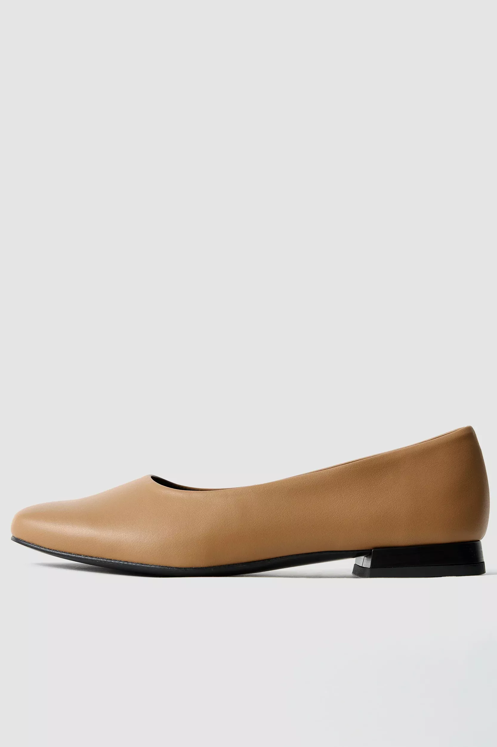 BOHEMA Pumps Carmel Diana Square Toe Beige