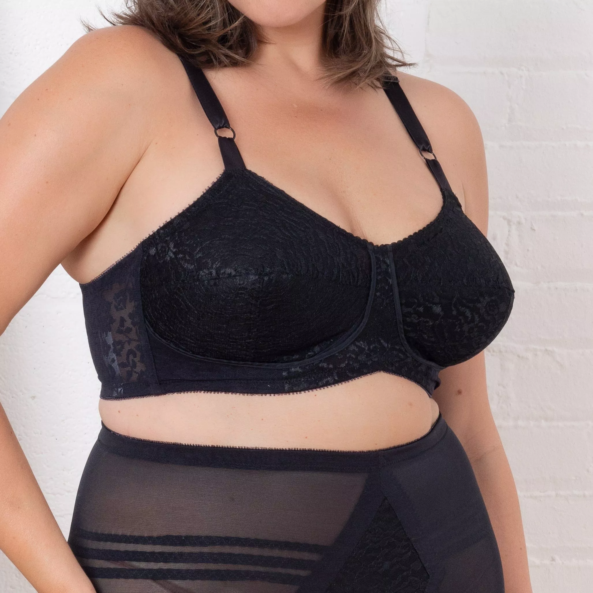 Expandable Cup Wireless Shaper Bra - Black | Style 2101