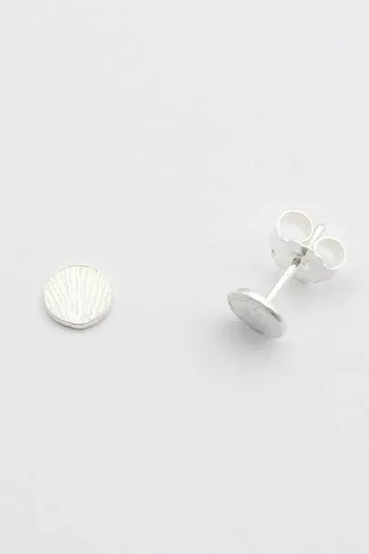 Jewelberry Stud Tiny Shell Silver